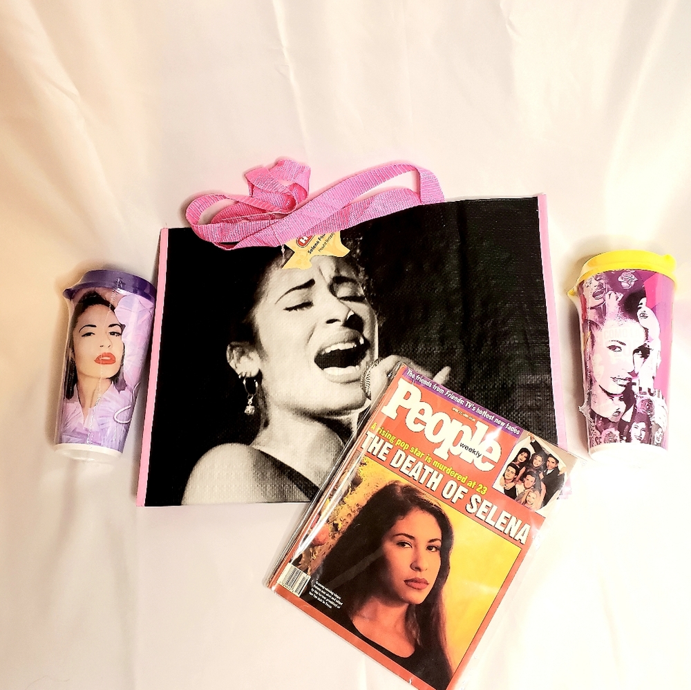 Selena collectable bundle - rare 1995 magazine